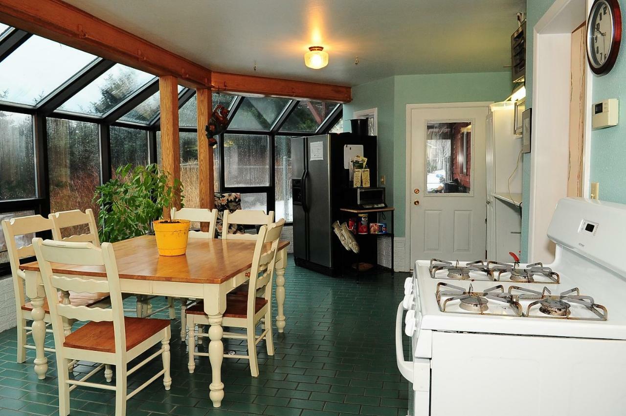 Cranky Crow Bed & Breakfast コディアック エクステリア 写真
